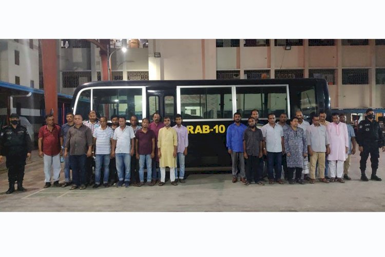 উত্তরায় ২৩ জুয়ারী আটক>
</div>
</div>
<div class=