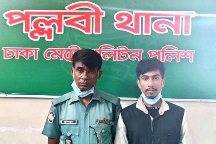 সন্তানের সামনে বাবাকে কুপিয়ে হত্যা : ব্লেড বাবু গ্রেপ্তার>
</div>
</div>
<div class=