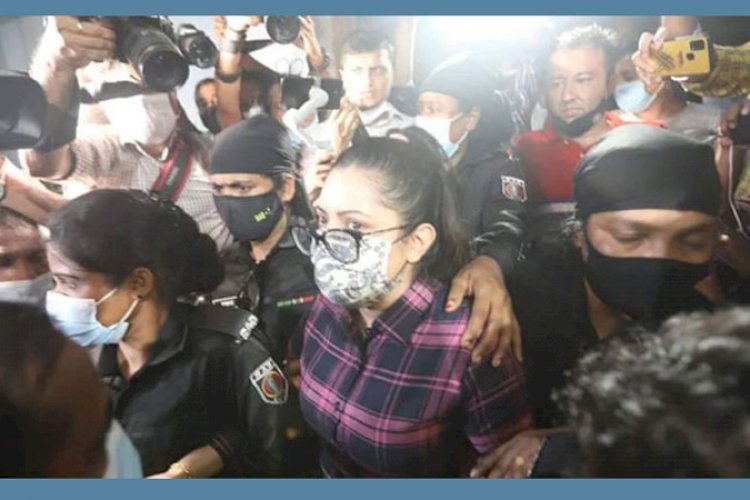 চিত্রনায়িকা পরীমণি র‌্যাব সদর দপ্তরে>
</div>
</div>
<div class=