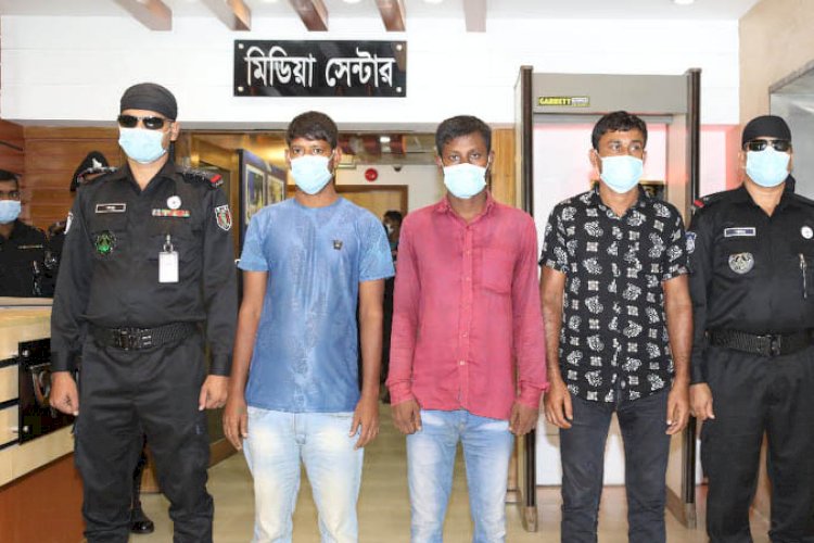 সিন্ডিকেটটি ২০০ তরুণী ভারতে পাচার করেছে>
</div>
</div>
<div class=