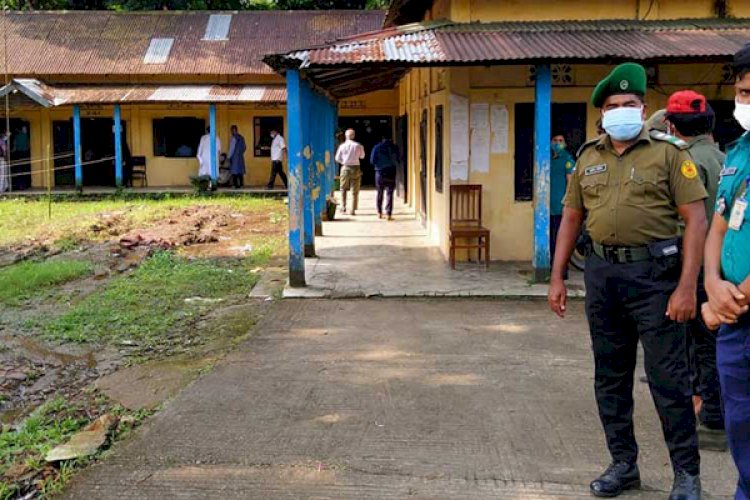 সিলেট-৩ উপ-নির্বাচন : সকাল থেকে ভোটগ্রহণ চলছে>
</div>
</div>
<div class=