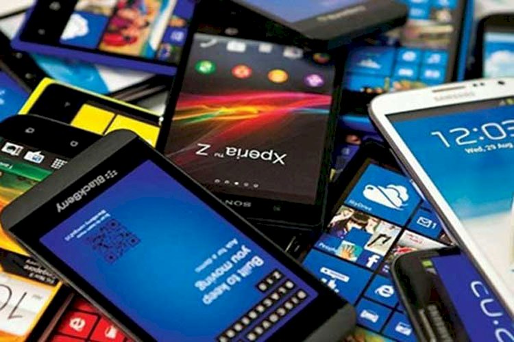 আগামীকাল শুক্রবার থেকে দেশে অবৈধ হ্যান্ডসেট বন্ধ>
</div>
</div>
<div class=