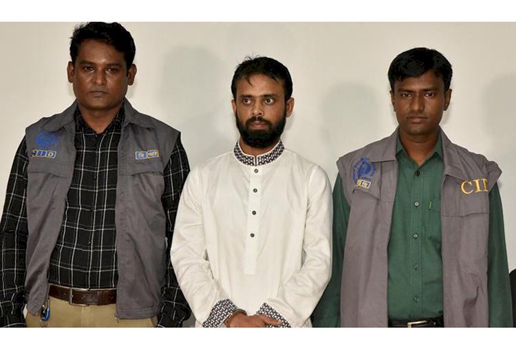 ই-কমার্স সাইট এসপিসি ওয়ার্ল্ডের এমডি ও সিইও গ্রেফতার>
</div>
</div>
<div class=