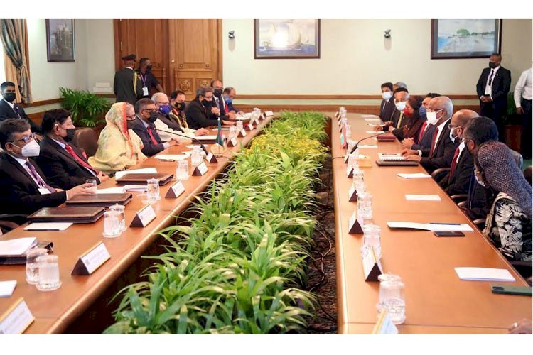 বাংলাদেশ-মালদ্বীপ দ্বি-পাক্ষিক সম্পর্ক নতুন উচ্চতায় নিয়ে যেতে তিনটি চুক্তি সই>
</div>
</div>
<div class=