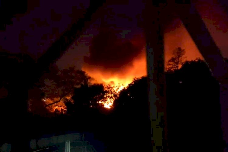 কল্যাণপুর বস্তিতে আগুন, নিয়ন্ত্রণে ১৪ ইউনিট>
</div>
</div>
<div class=