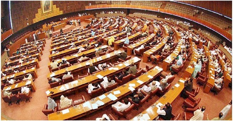 নতুন প্রধানমন্ত্রী নির্বাচনে পাকিস্তানে ভোট সোমবার