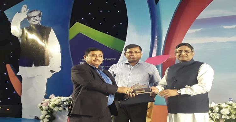 জাতীয় মৎস্য পদক পেলেন প্রিয়াম ফিস