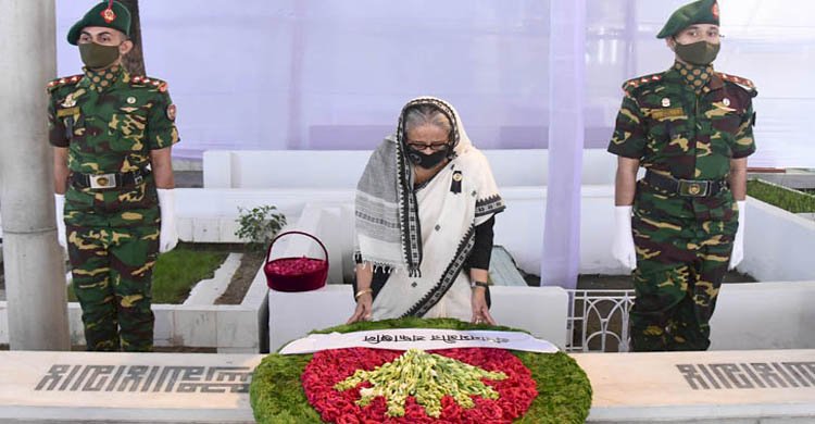 ধানমণ্ডিতে বঙ্গবন্ধুর প্রতিকৃতিতে প্রধানমন্ত্রীর শ্রদ্ধা নিবেদন>
</div>
</div>
<div class=
