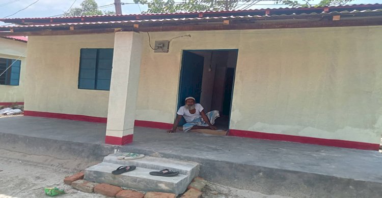 মুজিব বর্ষ উপলক্ষে বাড়ি পেয়ে শেখ হাসিনার জন্য দোয়া করলেন বৃদ্ধ কাশেম