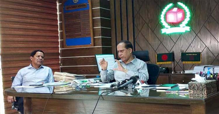 রাজনৈতিক সমঝোতা হলে সব ভোট ব্যালটে হবে: সিইসি>
</div>
</div>
<div class=