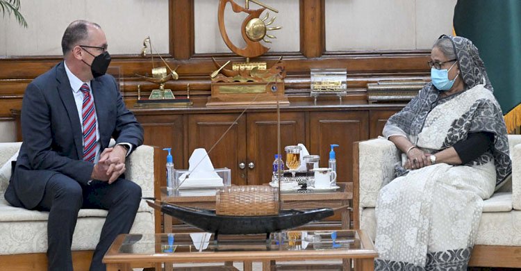 টিকাদানে বাংলাদেশ যুক্তরাষ্ট্রের চেয়ে এগিয়ে: মার্কিন রাষ্ট্রদূত>
</div>
</div>
<div class=