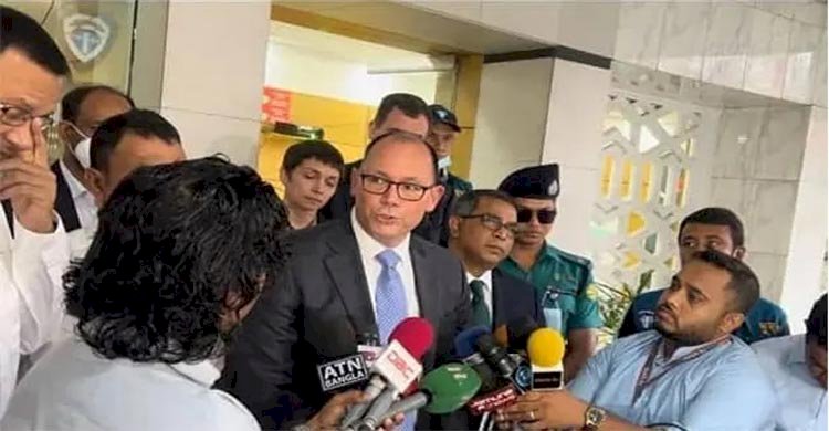 দুদক কর্মকর্তাদের সঙ্গে মার্কিন রাষ্ট্রদূতের বৈঠক>
</div>
</div>
<div class=