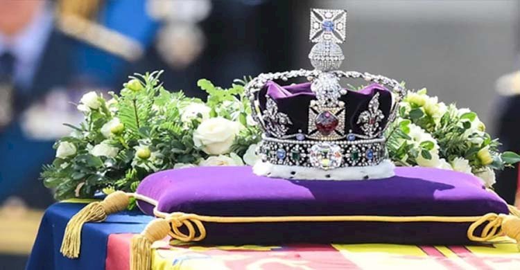 সন্ধ্যায় স্বামীর পাশে চিরনিদ্রায় শায়িত হবেন রানি