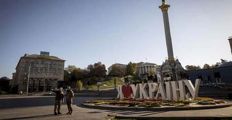 পুতিন ইউক্রেনকে দোষারোপের পর কিয়েভে ক্ষেপণাস্ত্র হামলা>
</div>
</div>
<div class=