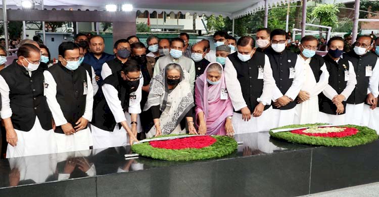 জেলহত্যা দিবসে বঙ্গবন্ধুর প্রতিকৃতিতে প্রধানমন্ত্রীর শ্রদ্ধা