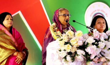 এত লাফালাফি কেন, বিএনপিকে প্রধানমন্ত্রী