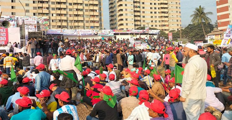 গণসমাবেশ থেকে বিএনপির ১০ দফা ঘোষণা>
</div>
</div>
<div class=