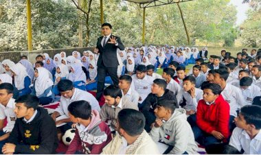 ছাত্রছাত্রীদের পড়াশোনায় উজ্জীবিত করতে পলাশের ইউএনও”র অনন্য উদ্যোগ