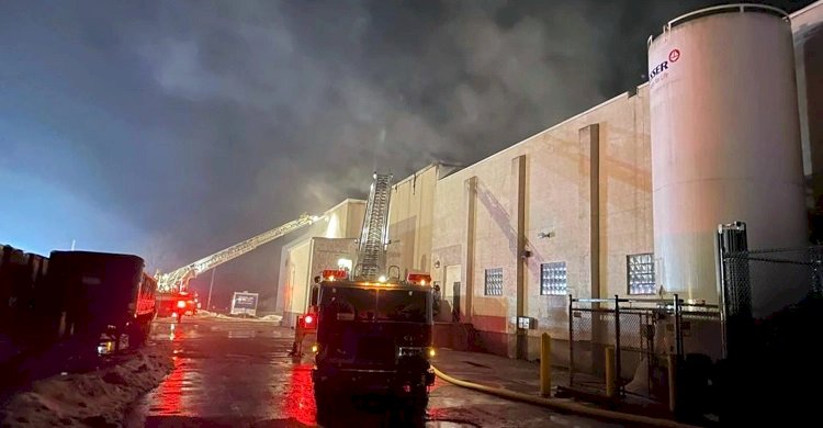 যুক্তরাষ্ট্রে দুগ্ধ খামারে আগুন, মাখনে ভরে গেলো ড্রেন-খাল>
</div>
</div>
<div class=