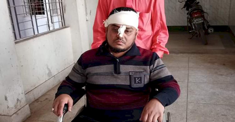 বালু তুলতে বাধা দেয়ায় ভূমি অফিসের কর্মকর্তাসহ আহত ৩>
</div>
</div>
<div class=