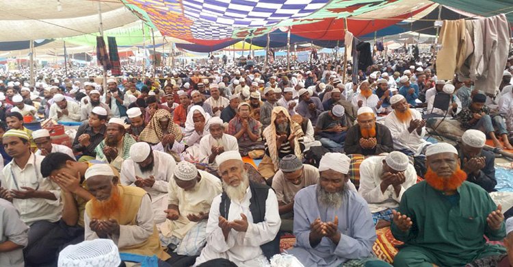 দ্বিতীয় পর্বের আখেরি মোনাজাতের মাধ্যমে শেষ হলো বিশ্ব ইজতেমা