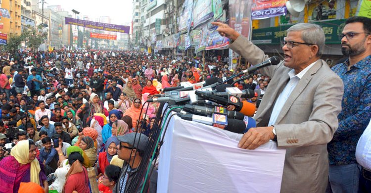 আ.লীগ হিরো আলমের কাছেও অসহায়: ফখরুল>
</div>
</div>
<div class=