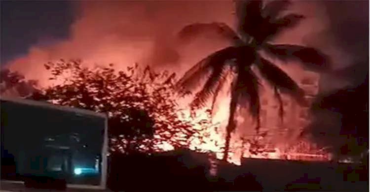 তেজকুনিপাড়া বস্তিতে আগুন, নিয়ন্ত্রণে ১১ ইউনিট>
</div>
</div>
<div class=