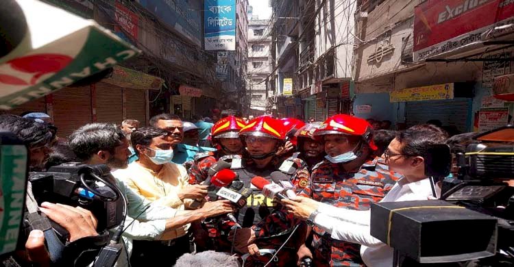 রাজধানীতে আবারো সিরামিক গোডাউনে আগুন