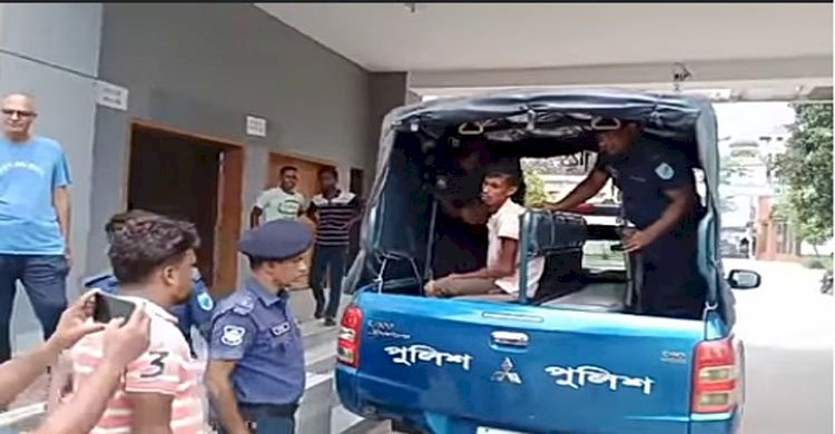 গোপালগঞ্জে মাদকাসক্ত ছেলের হাতে পিতা খুন>
</div>
</div>
<div class=