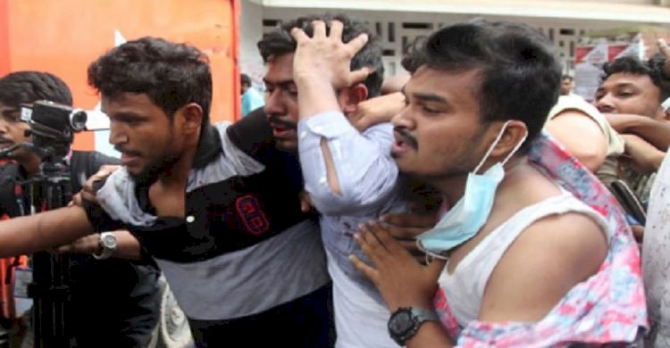 ঢাবিতে নুরদের ওপর ছাত্রলীগের হামলা