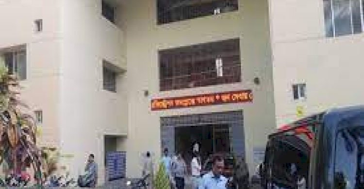 ঢাকা সদর সাব রেজিস্ট্রি অফিসের মোহরার শাহিন দুর্নীতির করে কোটি কোটি টাকার মালিক