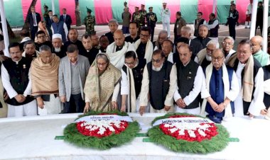 টুঙ্গিপাড়ায় বঙ্গবন্ধুর সমাধিতে প্রধানমন্ত্রী ও মন্ত্রিসভার সদস্যদের শ্রদ্ধা
