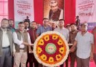 চট্টগ্রাম "বন অঞ্চল" এর পক্ষে বঙ্গবন্ধুর প্রতিকৃতিতে পুষ্পস্তবক অর্পন