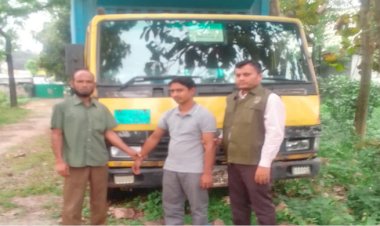 সোনারগাঁও ফরেষ্ট চেক পোষ্টে অবৈধ কভার্ডভেন কাঠসহ ট্রাক আটক