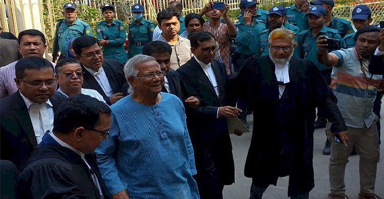 আত্মসমর্পণ করে জামিন পেলেন ড. ইউনূস>
</div>
</div>
<div class=