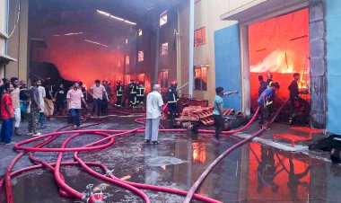 রূপসায় সালাম জুট মিলসে ভয়াবহ অগ্নিকাণ্ড