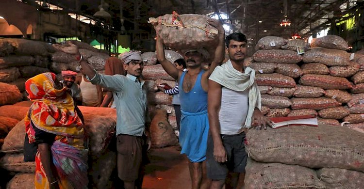 পেঁয়াজ রপ্তানি নিষেধাজ্ঞা তুলে নিল ভারত