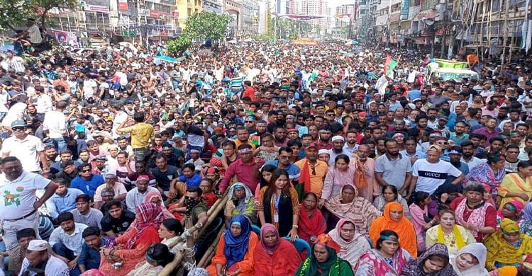 নয়াপল্টনে বিএনপির সমাবেশ শুরু, নেতাকর্মীদের ঢল