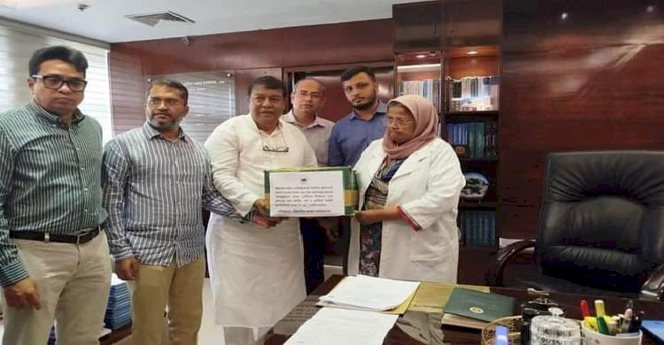 জিয়াউর রহমান ফাউন্ডেশনের পক্ষ থেকে জাতীয় বার্ন ও প্লাস্টিক সার্জারি ইন্সটিটিউটে ভ্যাক মেশিন প্রদান 