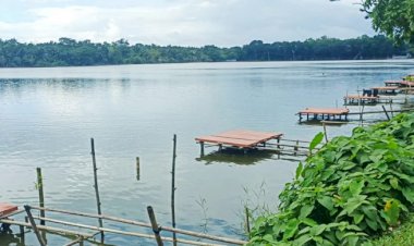 পঁচাদীঘিতে কেমিক্যাল দিয়ে বরশি বেয়ে মাছ ধরার প্রস্তুতি নেওয়ায় ফুসে উঠেছে এলাকাবাসী