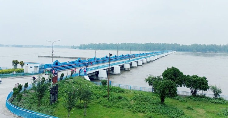 তিস্তার পানি বিপৎসীমা ছুঁই ছুঁই, নিম্নাঞ্চল প্লাবিত