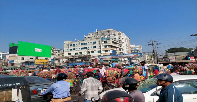ফের ব্যাটারিচালিত রিকশাচালকদের অবরোধ, তীব্র যানজট