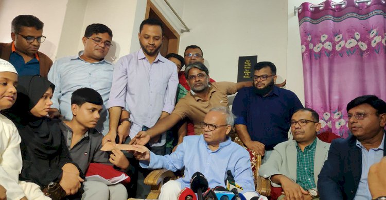 মিরপুরে শহীদ পরিবারের পাশে তারেক রহমান
