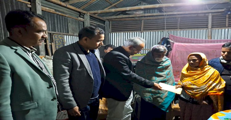 জুলাই বিপ্লবে ম্যাজিস্ট্রেটের গাড়ির চাকার পিষ্ট হয়ে নিহত মাহবুব আলমের পরিবারের পাশে তারেক রহমান