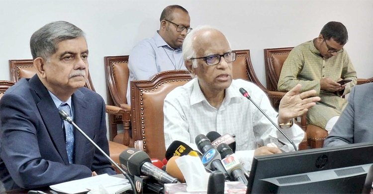 শপথ নিয়েই শিক্ষা মন্ত্রণালয়ে সি আর আবরার