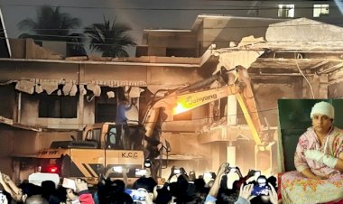 মুরাদনগরে গুড়িয়ে দেওয়া হলো সাংবাদিকের বসত বাড়ি, স্ত্রী আহত