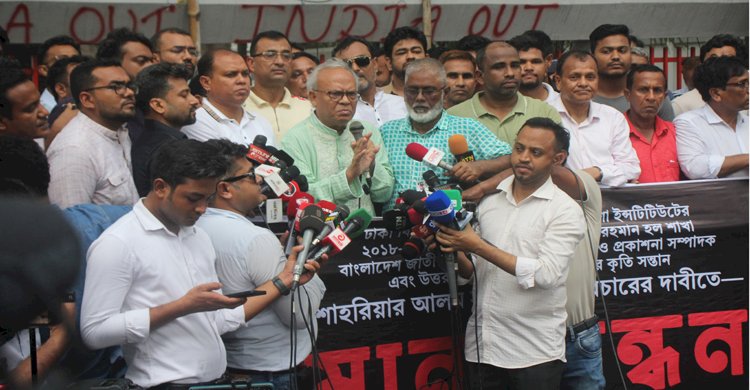 এনসিপিদের বরণ করে জবি শিক্ষার্থীদের লাঠিচার্জ কেন: রিজভী