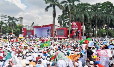 চরমোনাই পীরের মহাসমাবেশে জামায়াতে ইসলামী-এন‌সি‌পি-হিন্দু মহাজোটের নেতারা