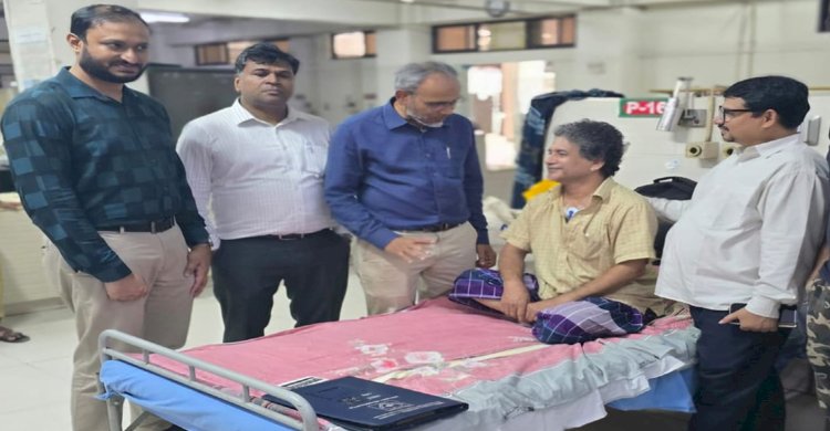 সাংবাদিক টুটুলকে দেখতে জাতীয় হৃদরোগ হাসপাতালে বিএনপির স্বাস্থ্য সম্পাদক 