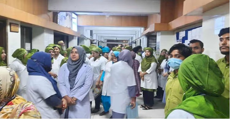 কর্মবিরতিতে সোহাওয়ার্দী হাসপাতালের নার্সরা